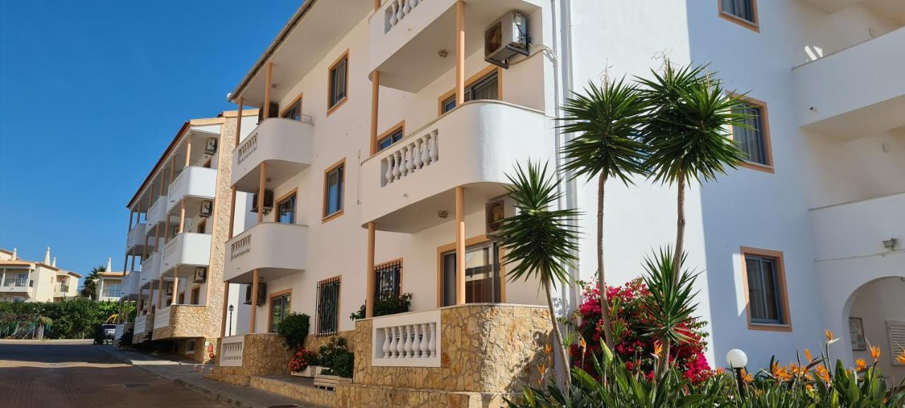 Apartamentos Cabrita Olhos de Agua  Ngoại thất bức ảnh