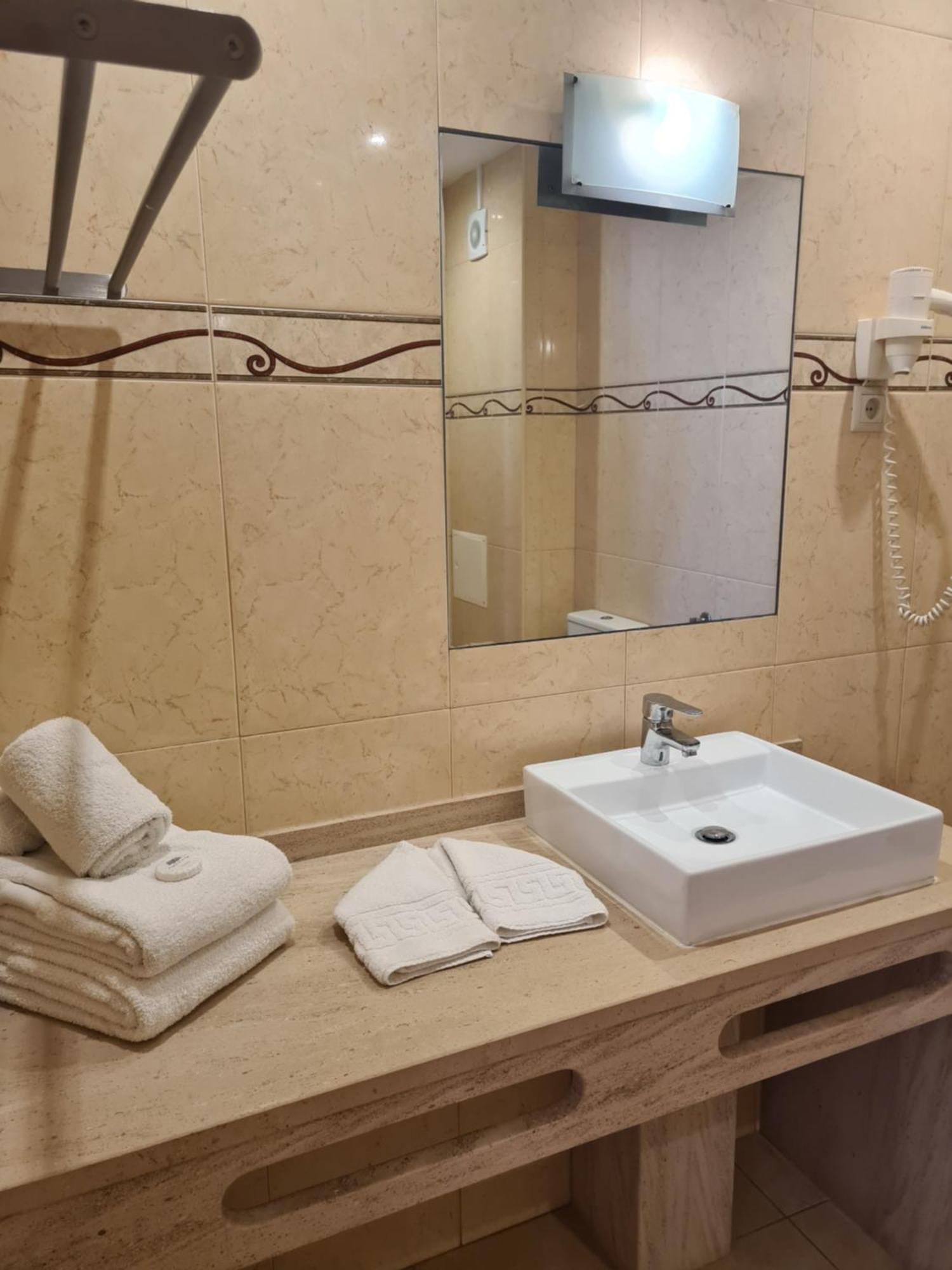 Apartamentos Cabrita Olhos de Agua  Ngoại thất bức ảnh