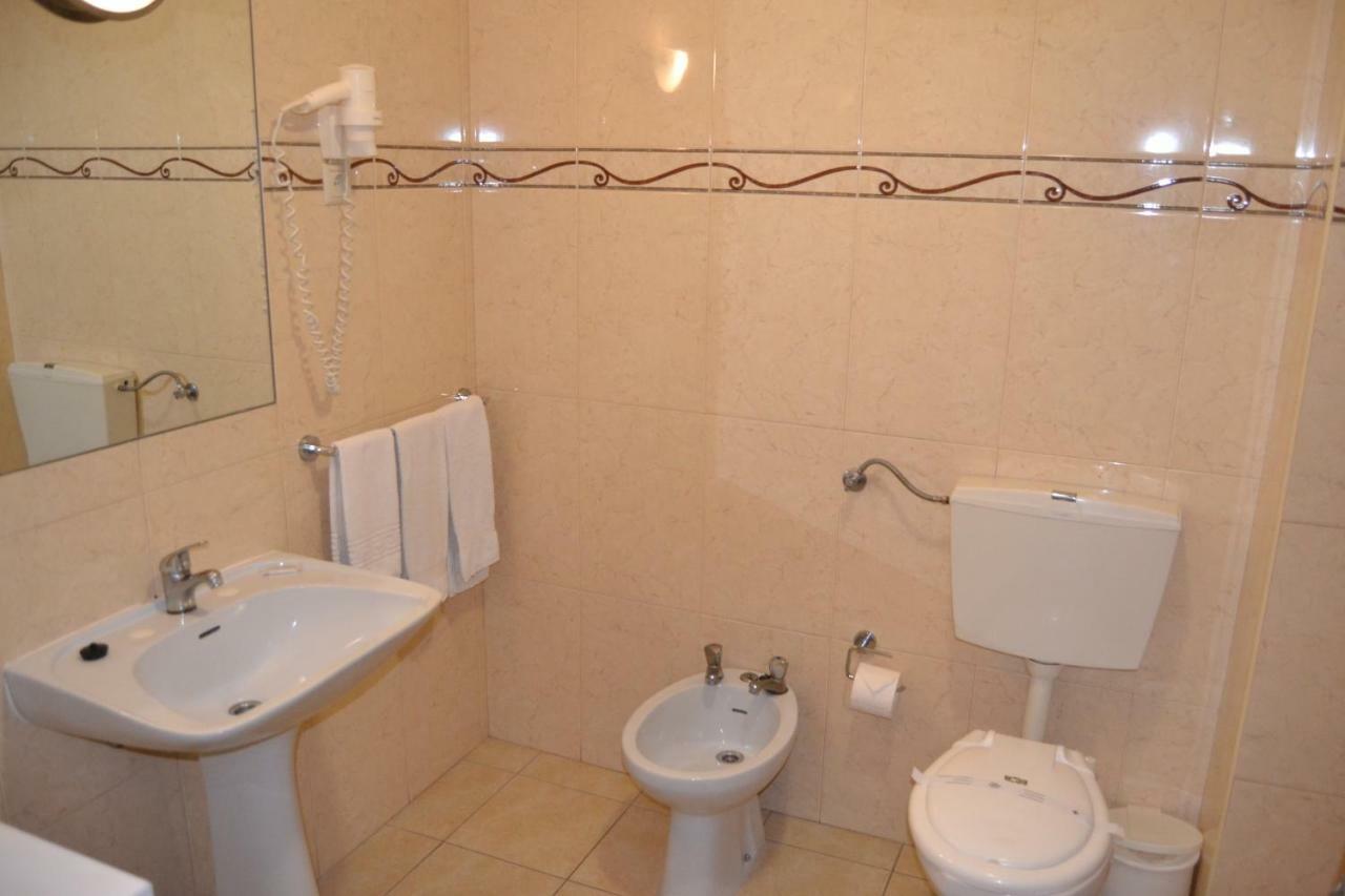 Apartamentos Cabrita Olhos de Agua  Ngoại thất bức ảnh