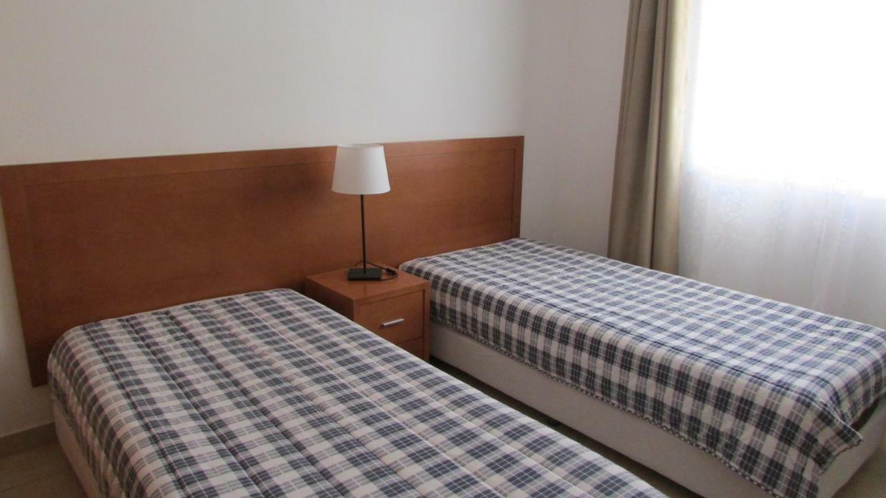Apartamentos Cabrita Olhos de Agua  Ngoại thất bức ảnh